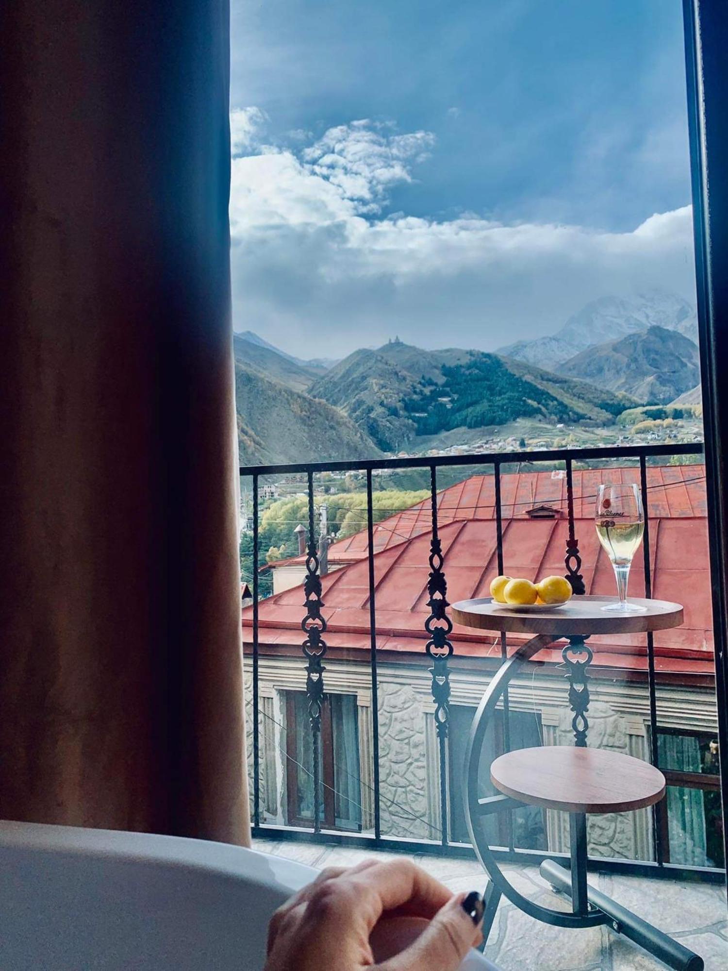Sunny Guesthouse Kazbegi Luaran gambar