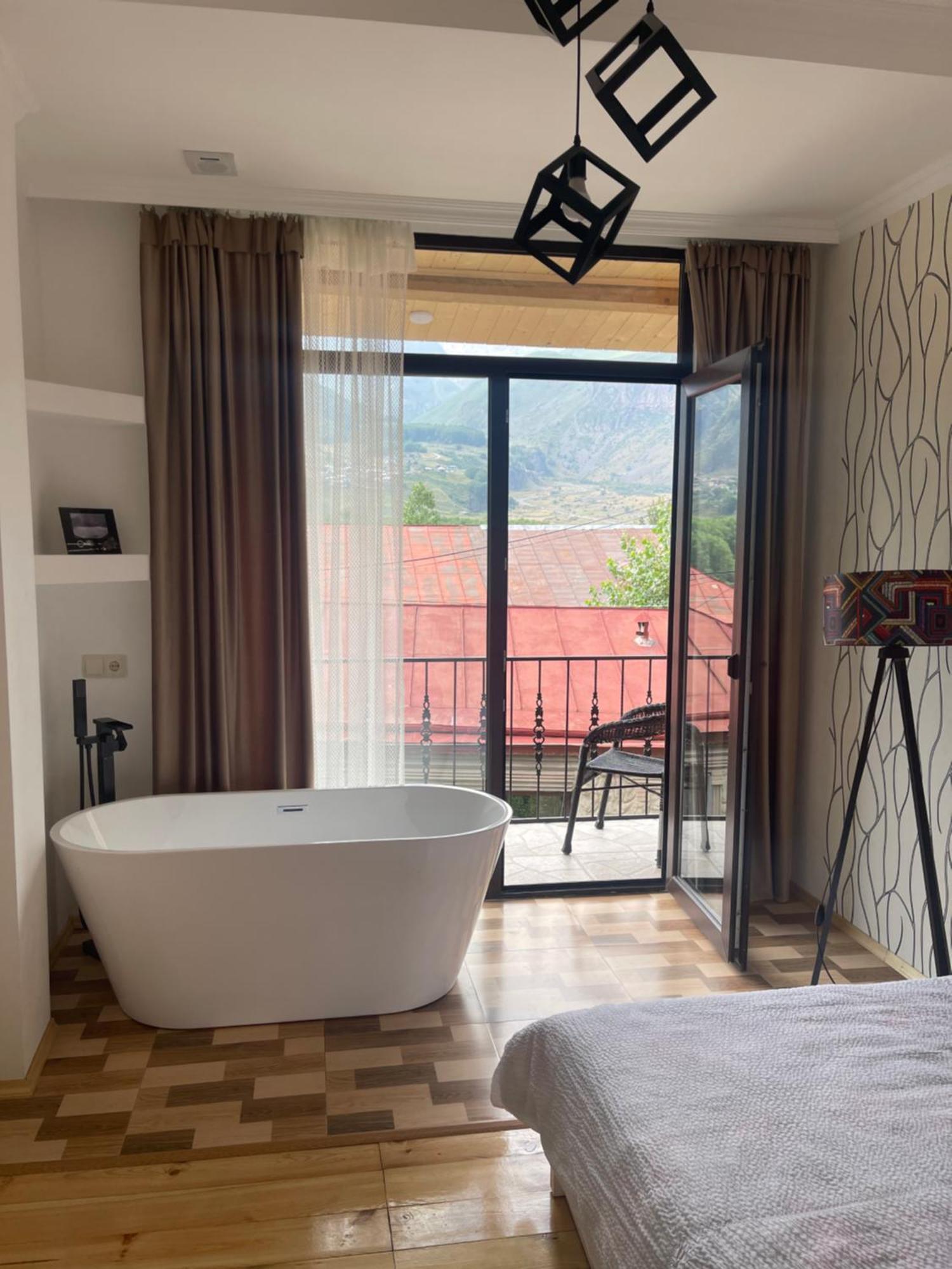Sunny Guesthouse Kazbegi Luaran gambar