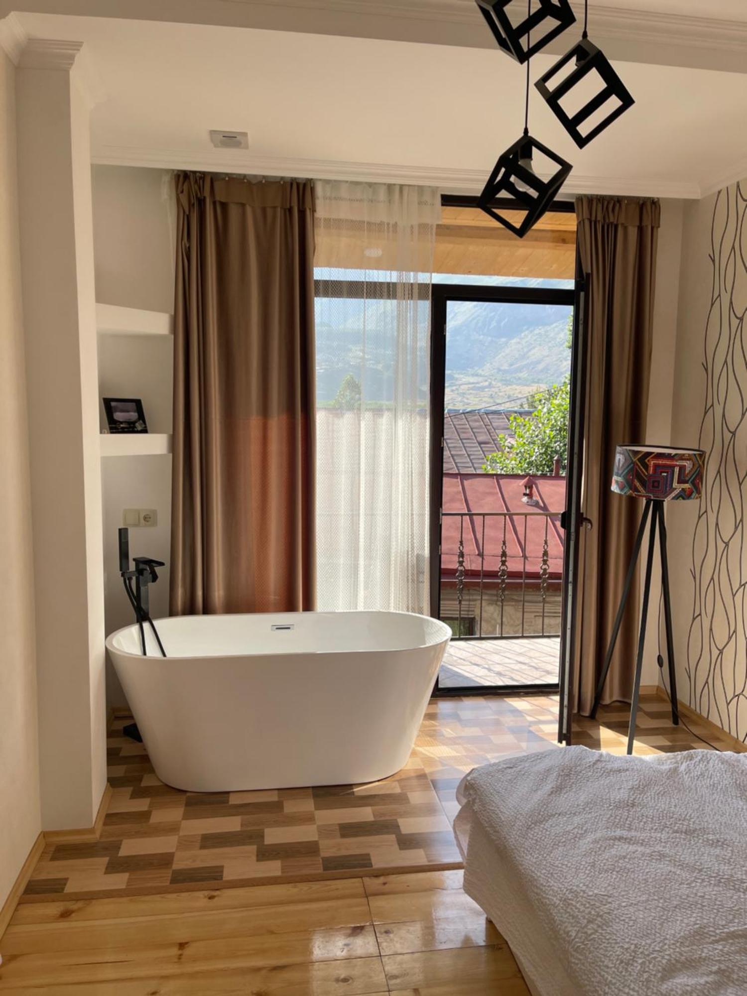 Sunny Guesthouse Kazbegi Luaran gambar