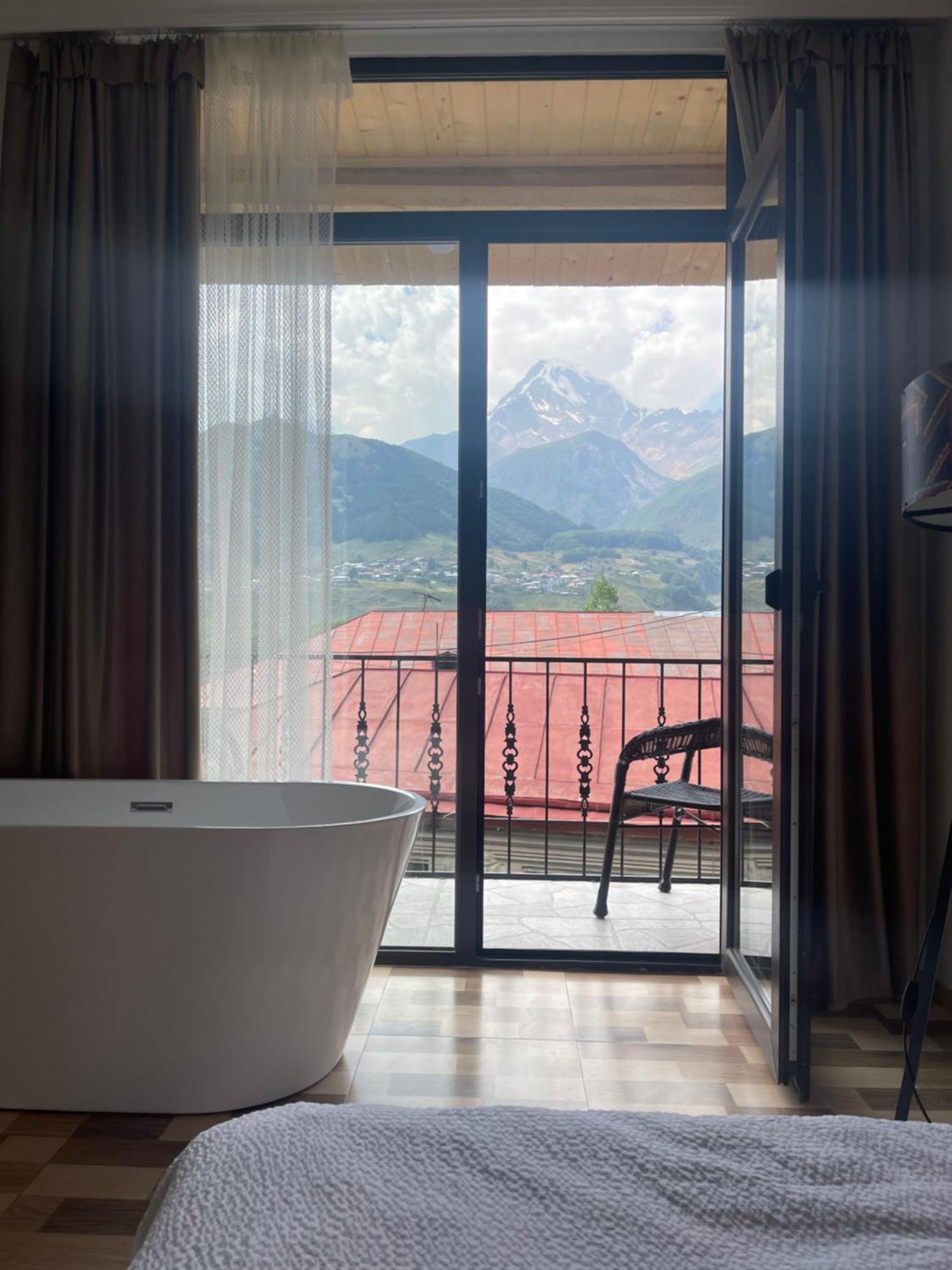Sunny Guesthouse Kazbegi Luaran gambar