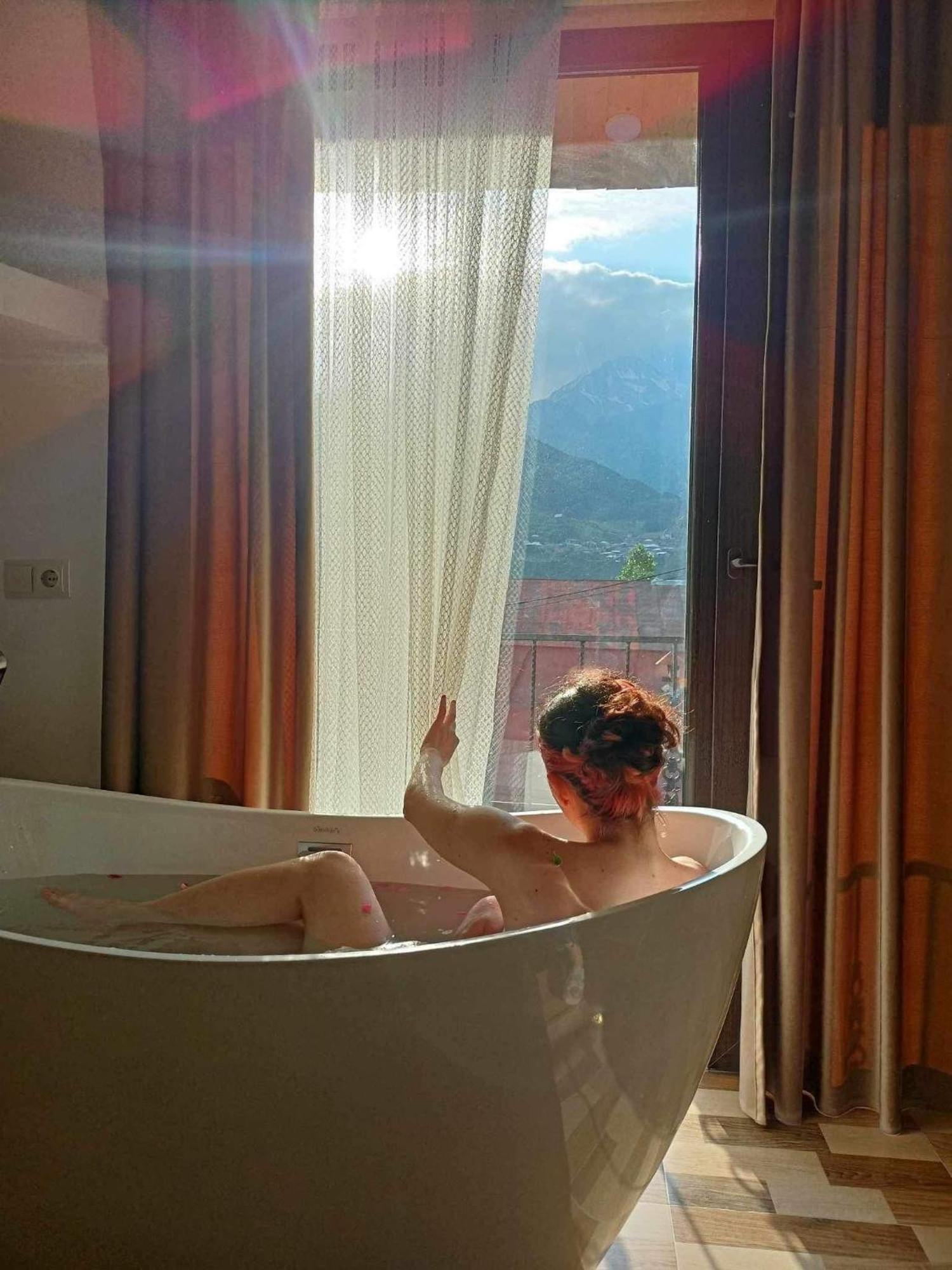 Sunny Guesthouse Kazbegi Luaran gambar