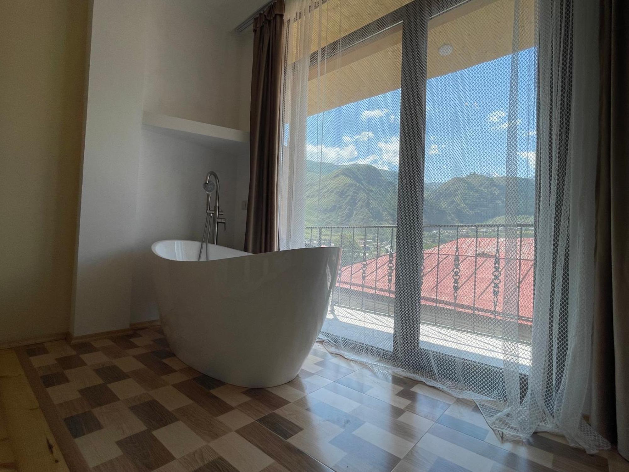 Sunny Guesthouse Kazbegi Luaran gambar