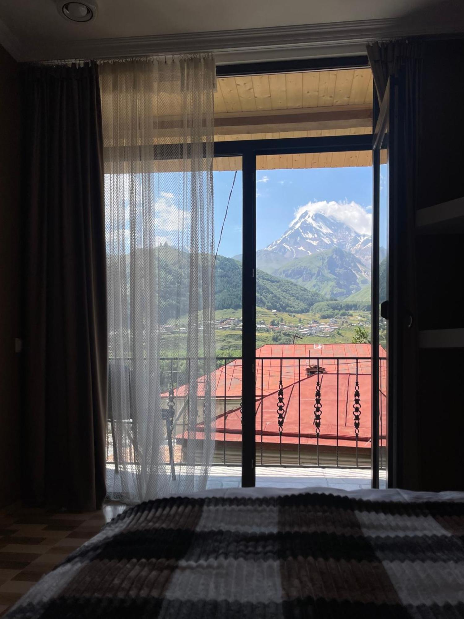 Sunny Guesthouse Kazbegi Luaran gambar