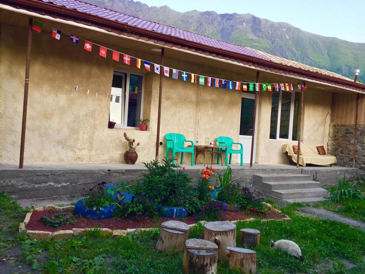 Sunny Guesthouse Kazbegi Luaran gambar